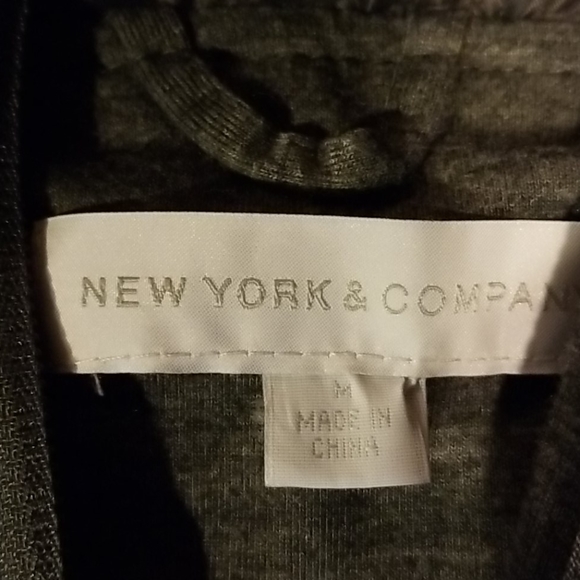 New York & Co Puffer vest - Picture 2 of 4
